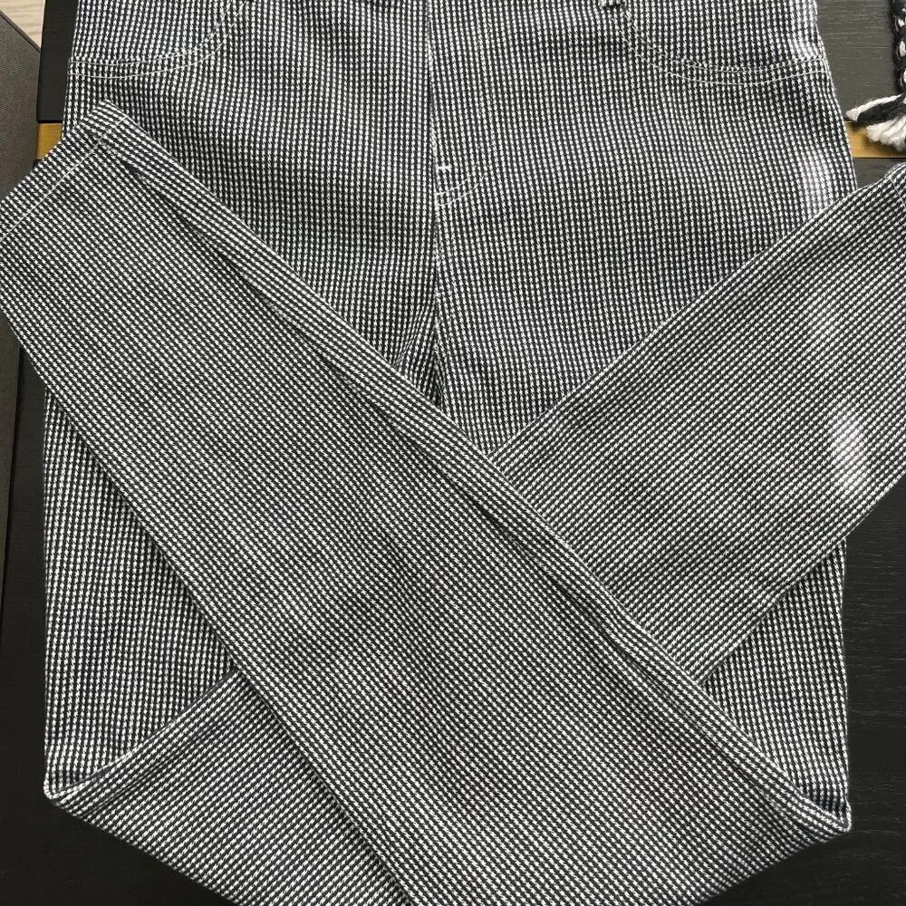 Time and Tru Skinny Pull On Jeans Size Medium EUC - Picture 3 of 7